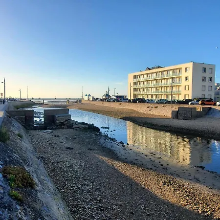 Les Petits Moussaillons